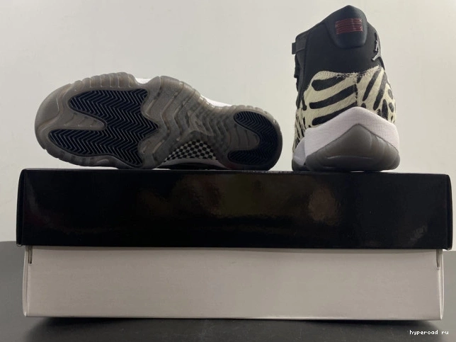 INSTINCT ANIMAL AR0715-010 JORDAN AIR 11 0725